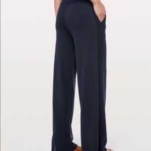 Lululemon In The Comfort Zone pant